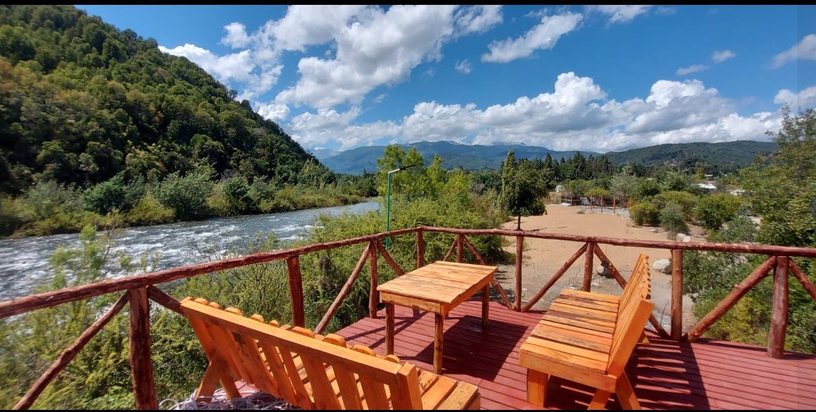 Terraza frente al río